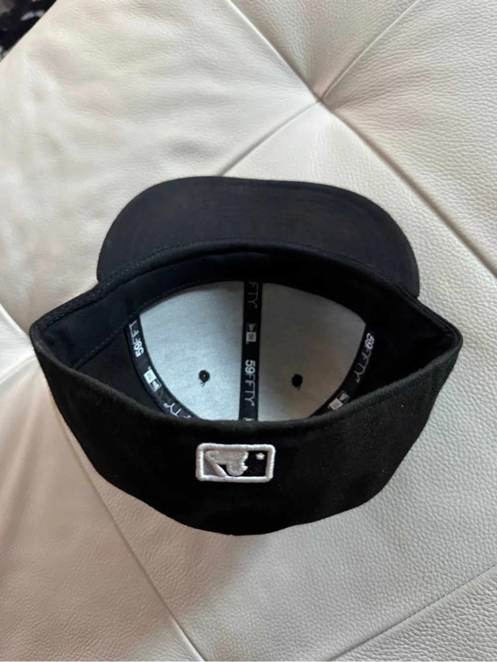 New Era Black and White Chicago Sox Fitted Cap 7 1/2